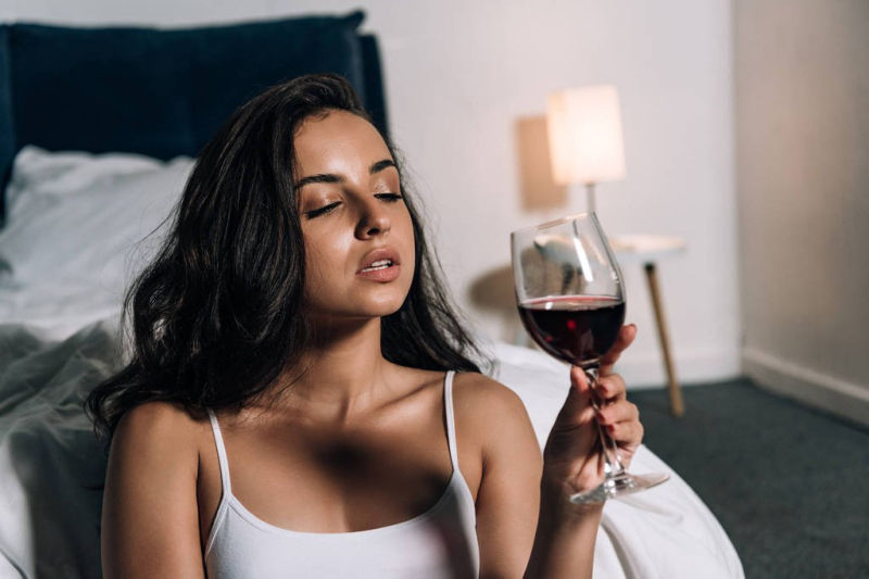 Why after the red wine gives a headache and what are sulfites for?