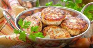 How to prepare an autumn version of chicken cutlets with pumpkin