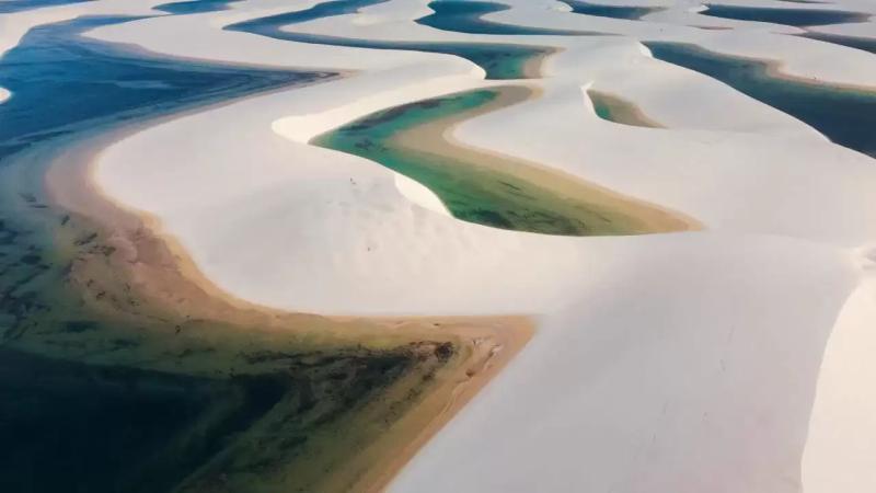 Vodi more , than sand: what the most unusual desert in the world looks like