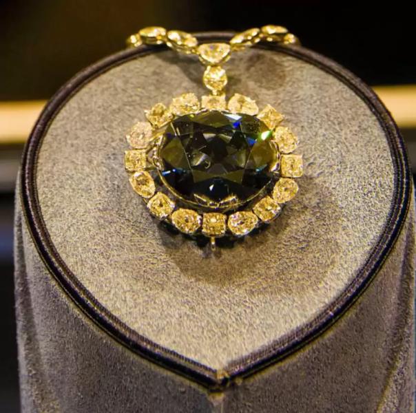 A precious stone that has killed many lives: the secrets of one of the most expensive diamonds in the world