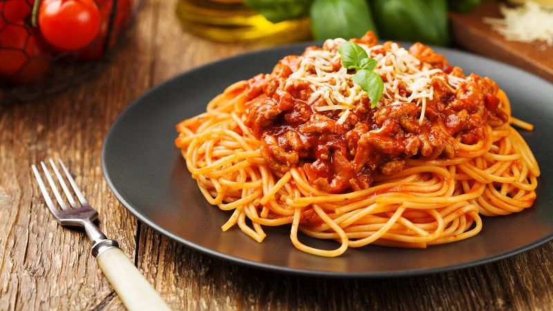 How to make delicious pasta “Bolognese”: two recipes