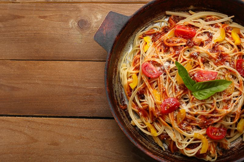 How to make delicious pasta “Bolognese”: two recipes